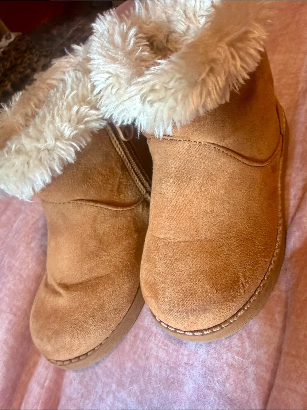 Cat & Jack Girls’ Faux-Fur Lined Boots – Toddler/Little Kid Size 8